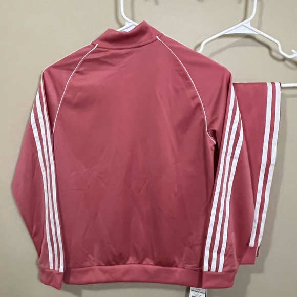 Girls Adidas Outfit - Picture 2 of 3